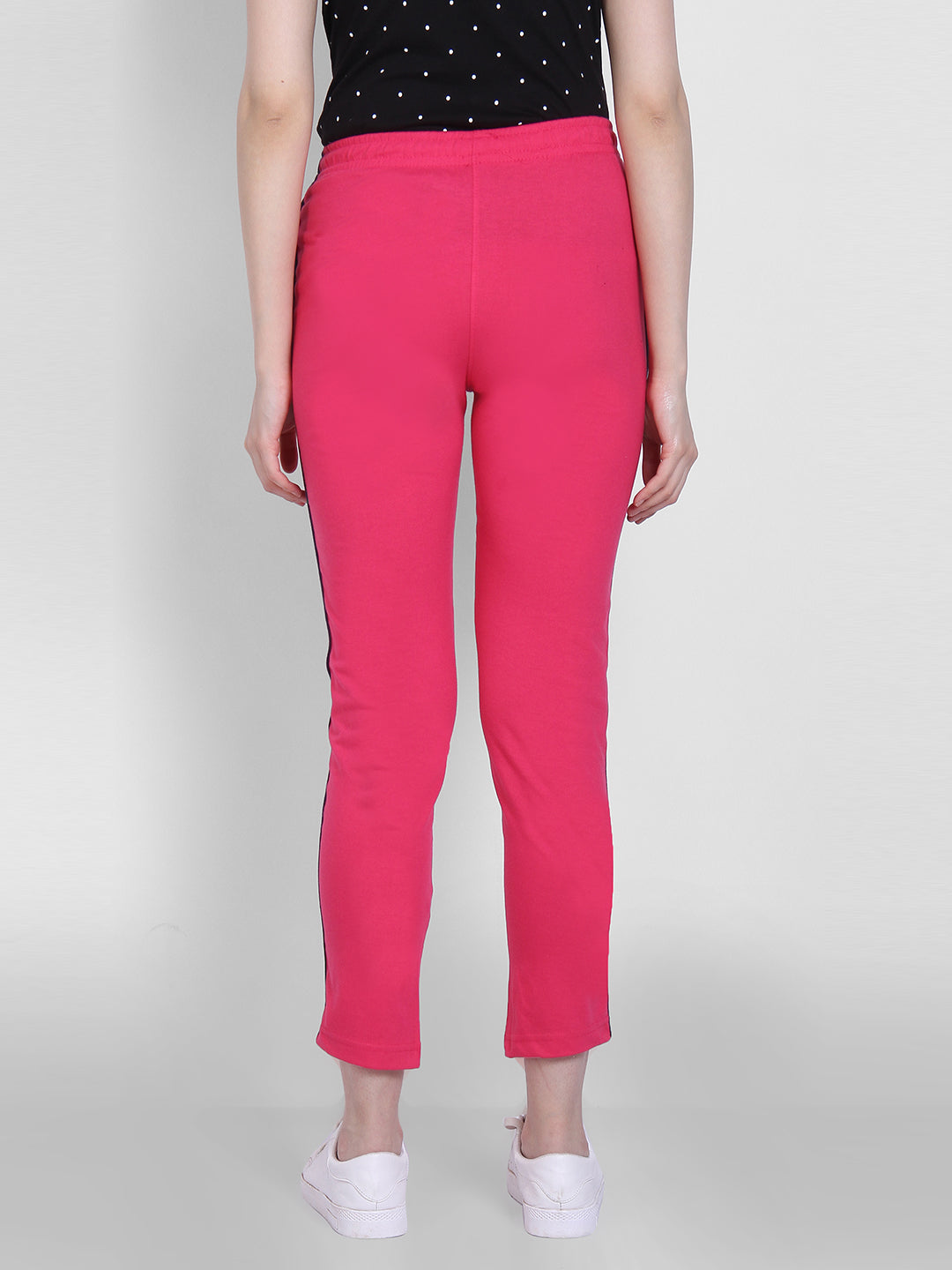 Hot Pink Flare Pants with Hot Pink Pants Outfits (3 ideas & outfits) |  Lookastic