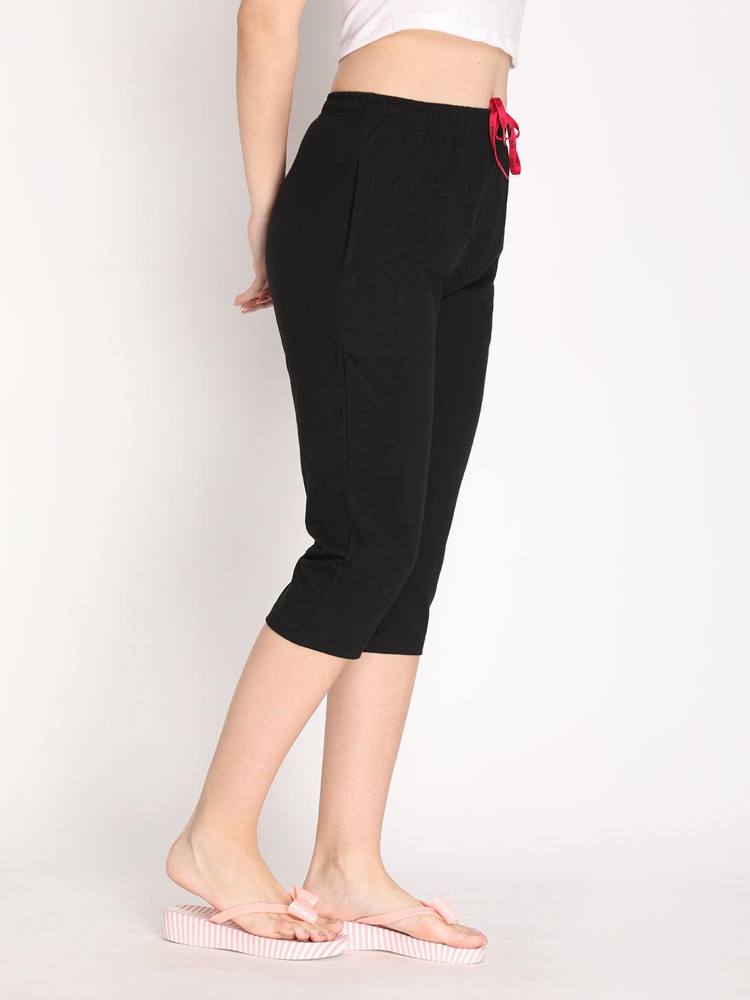Buy Womens Super Combed Cotton Elastane Stretch Relaxed Fit Capri with  Side Pockets  Black 1390  Jockey India